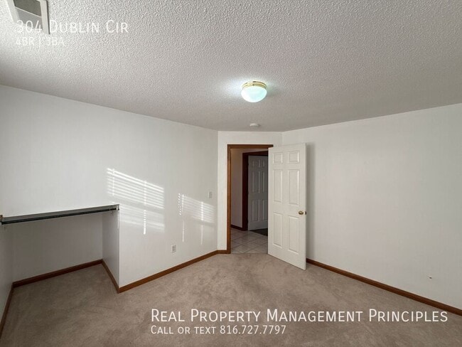 Building Photo - 304 Dublin Cir