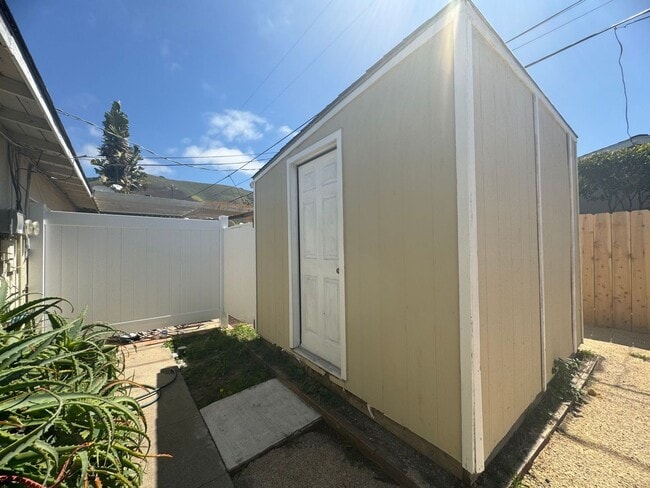 Building Photo - 373 Wawona Ave