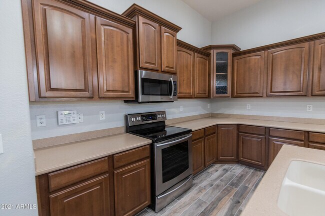 Building Photo - 13602 W Avalon Dr