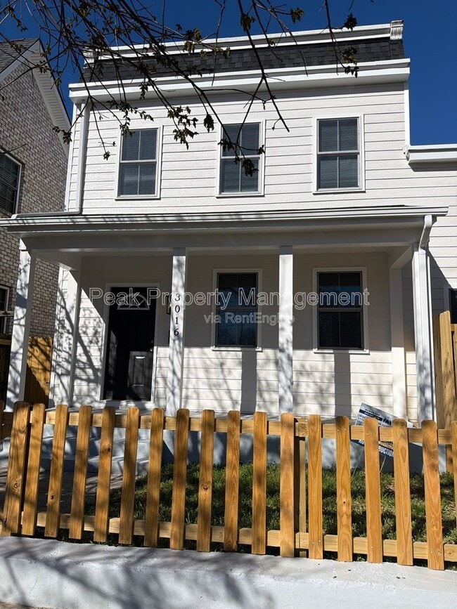 Building Photo - 3016 Parkwood Ave