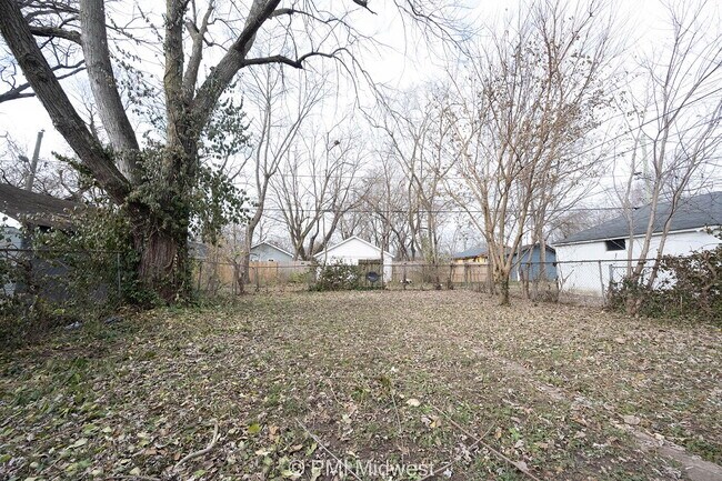 Building Photo - 4850 Hillside Ave
