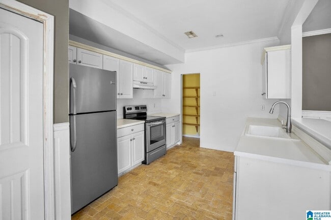Building Photo - 428428 Cambrian Ridge Trail