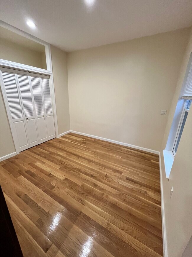 Building Photo - 17 Bow St