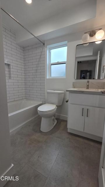 Building Photo - 917 N Ridgewood Pl