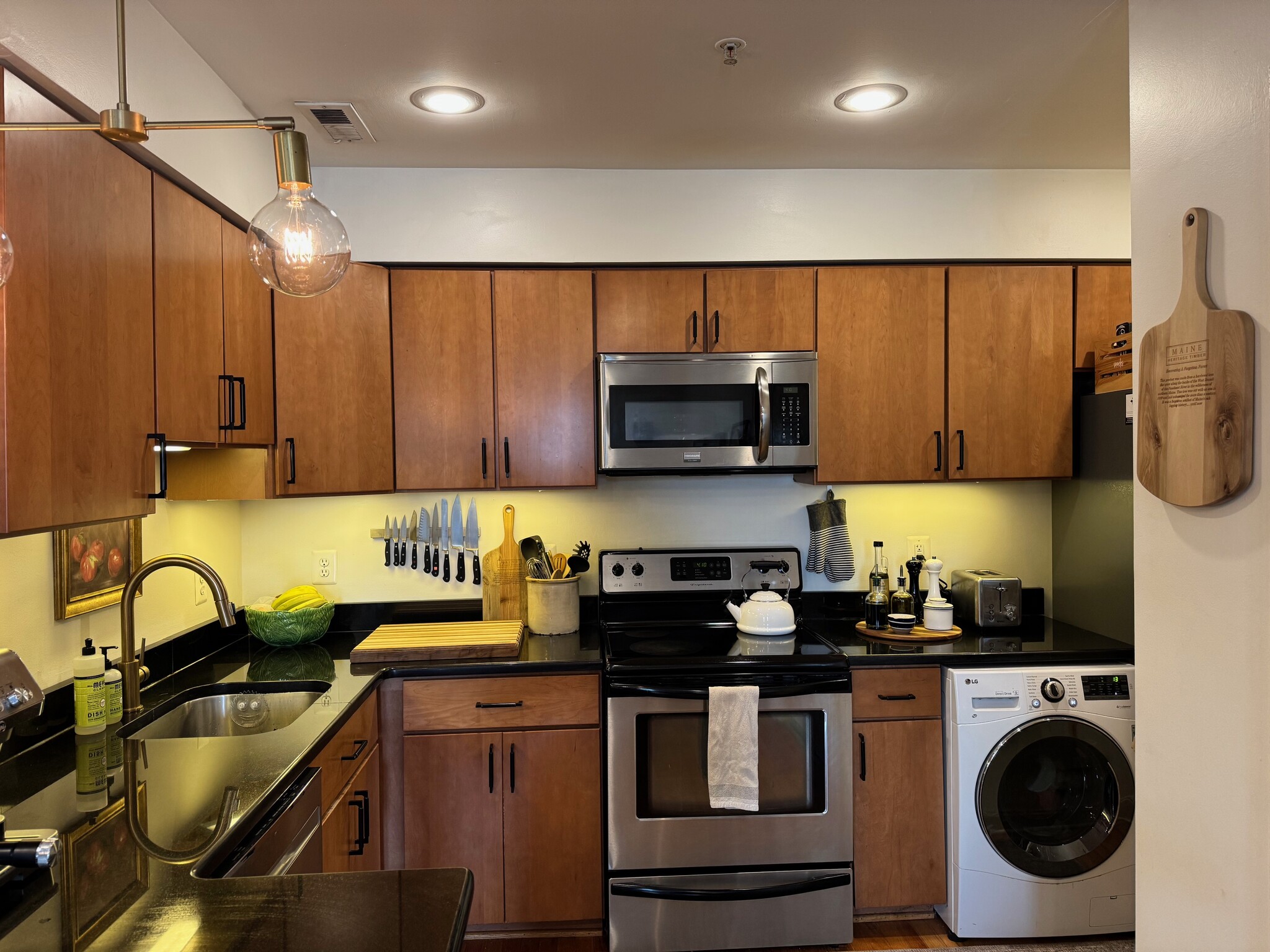 Building Photo - 660 Morton Pl NE