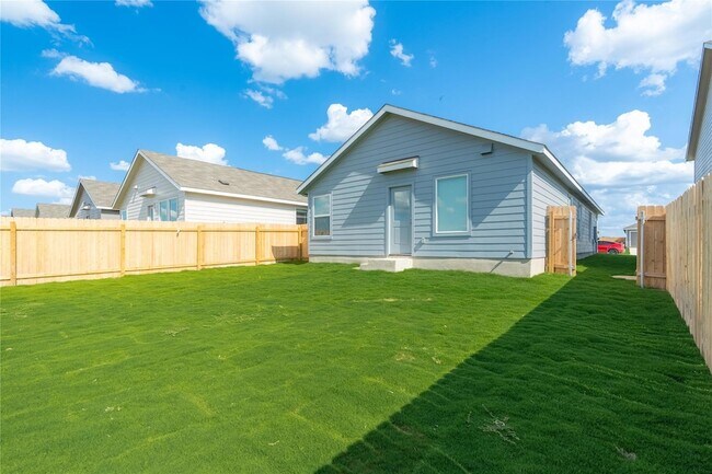 Building Photo - 336 Cowpoke Dr