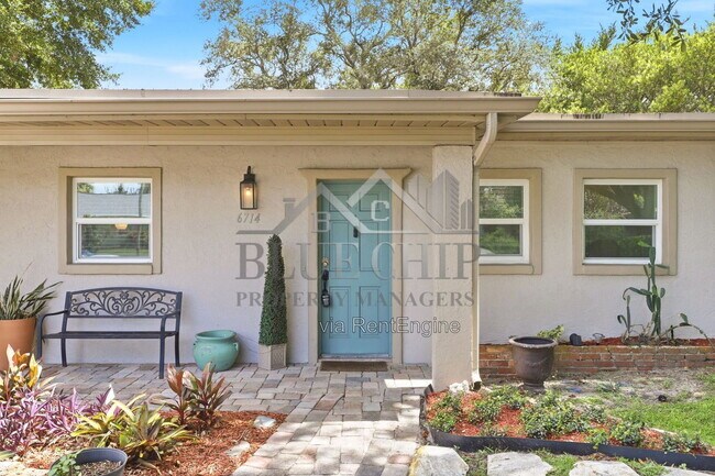 Building Photo - 6714 Nina Rosa Dr