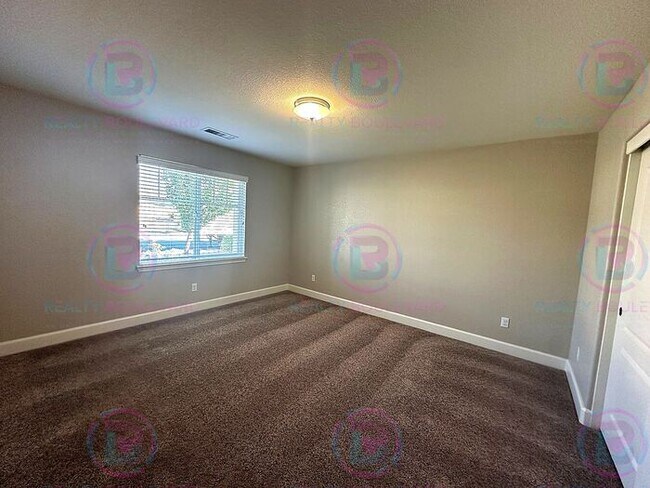Building Photo - Welcome to your dream home in Spanish Springs, nestled off the serene Calle de la Plata. 2 Year l...