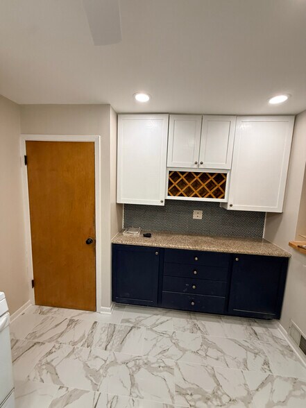 Building Photo - 4144 Park Ave