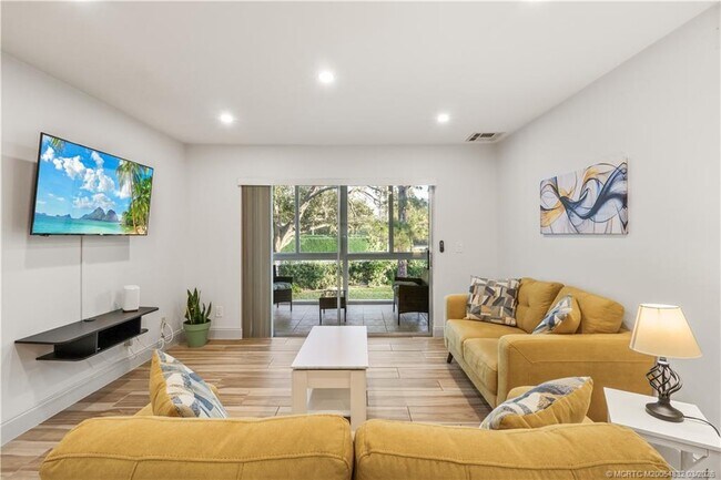 Building Photo - 2950 SE Ocean Blvd