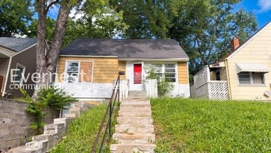 Building Photo - 2833 Van Brunt Blvd