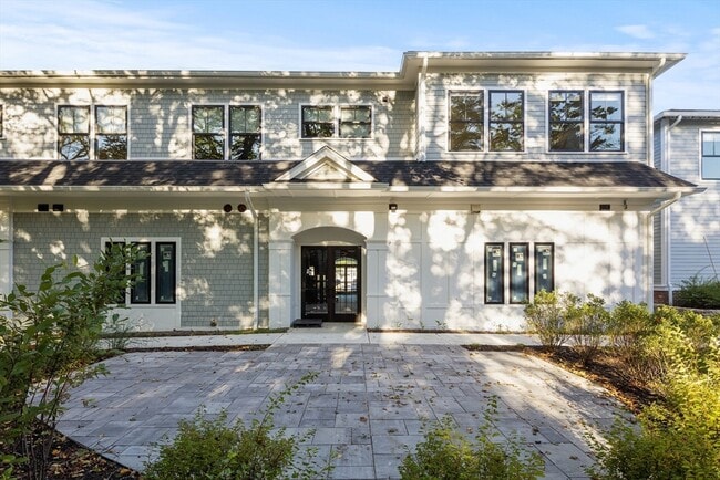 Building Photo - 186 Bedford St