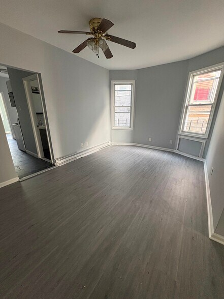 Building Photo - 32 Van Cortlandt Park Ave