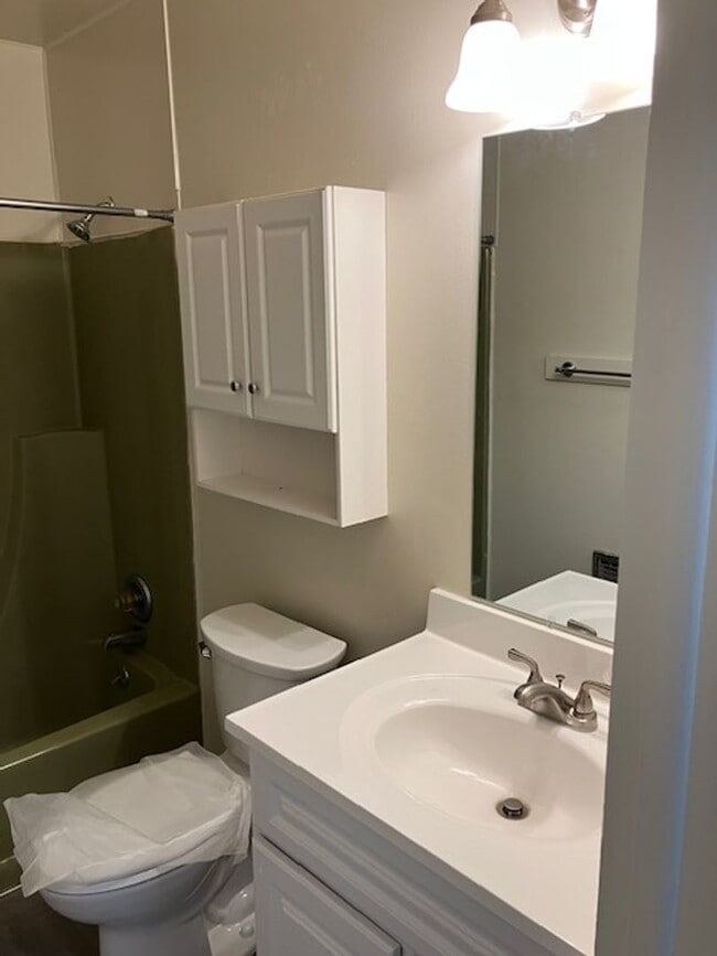 Building Photo - RANCH STYLE 3 BEDROOM DUPLEX FOR LEASE