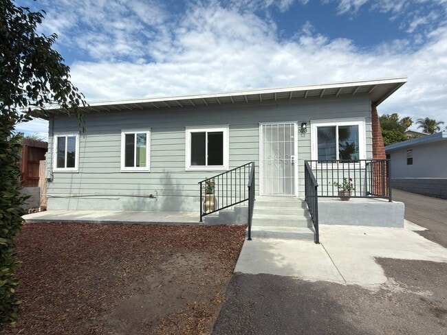 Building Photo - 523 N Citrus Ave