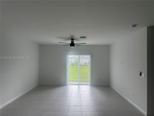 Building Photo - 5885 Sweetwood Dr