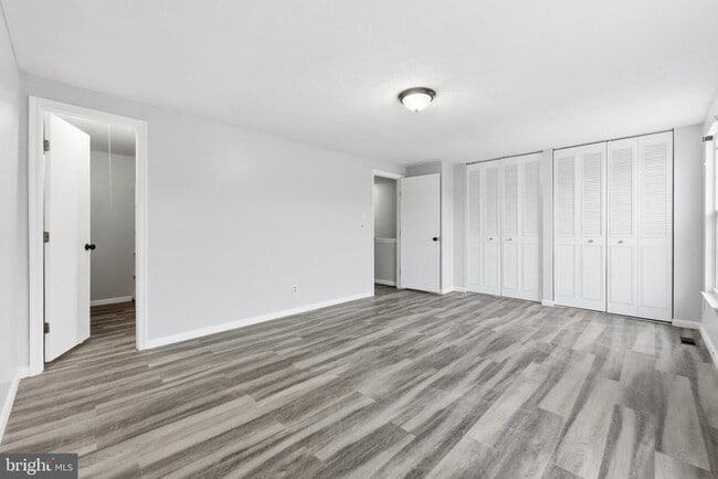 Building Photo - 115 Villa Knoll Ct