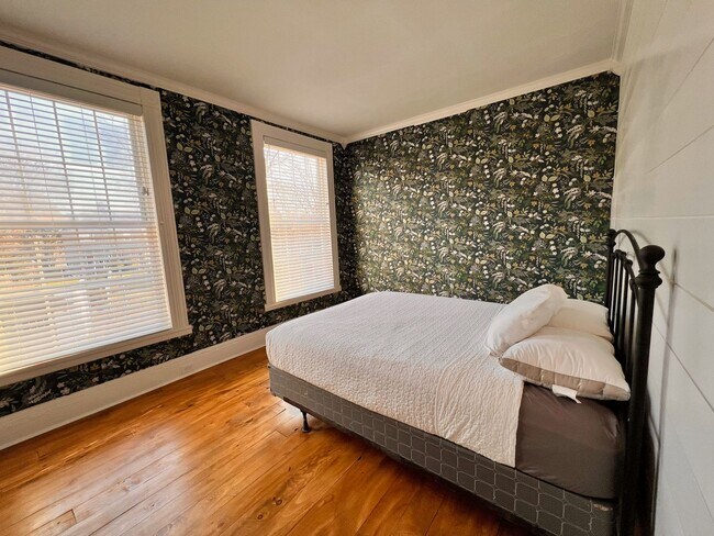 Building Photo - Modern Townhome 2bd/1ba