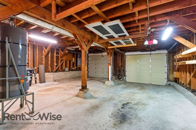 Building Photo - 61 Marview Way