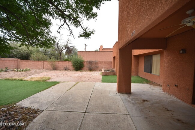 Building Photo - 5120 E Woodgate Ln