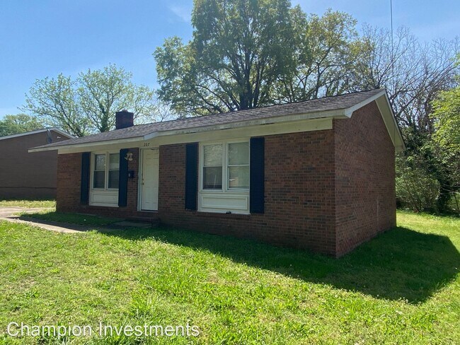 Building Photo - 2 br, 1 bath House - 207 W. Shannonhouse St