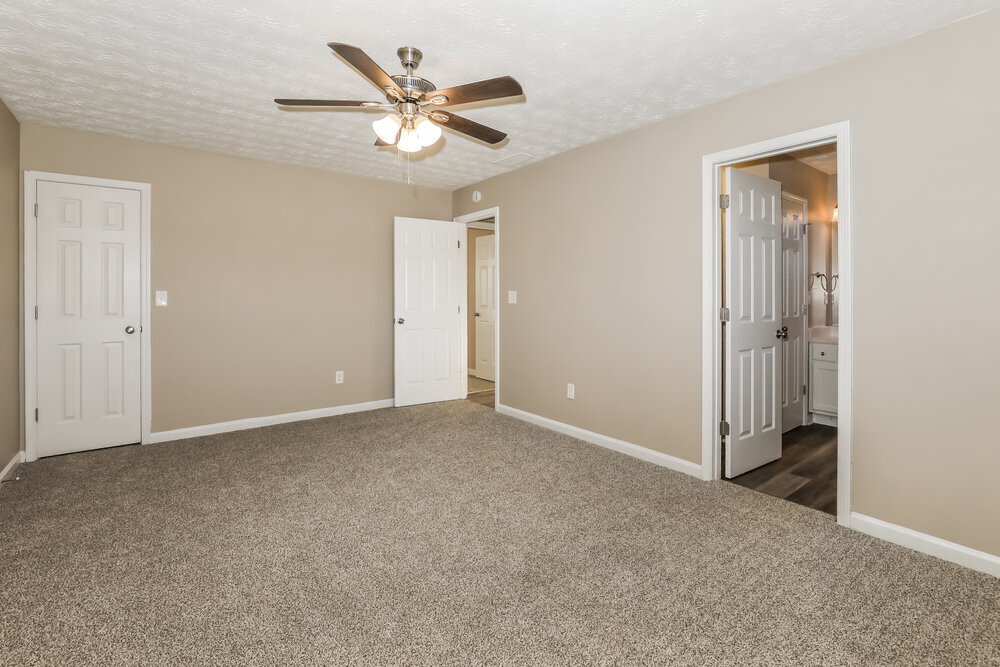 Building Photo - 6035 Flagstaf Walk