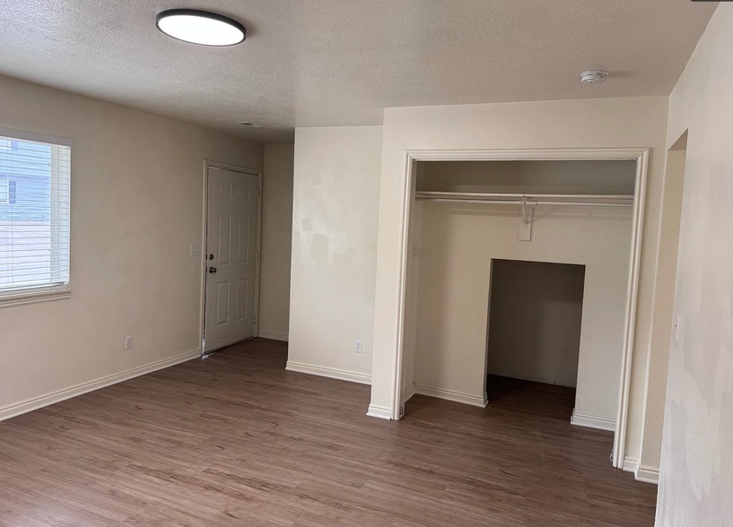 Building Photo - 1393 N 260 W