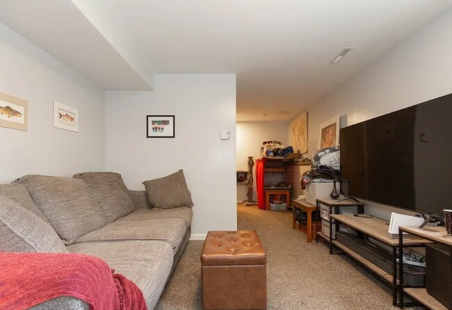 Building Photo - 504 N 19th Ave