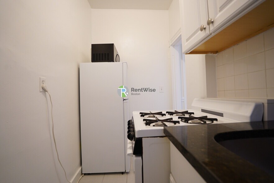 Building Photo - 1298 Commonwealth Ave