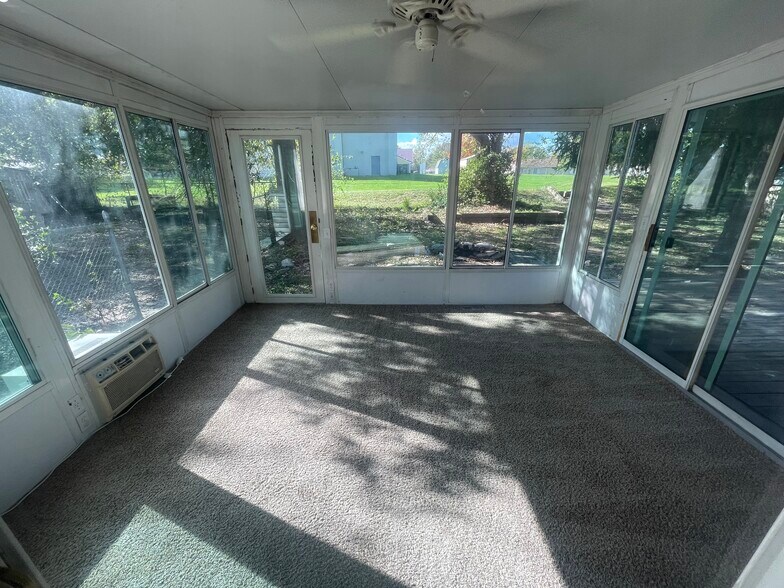 Building Photo - 317 S Market St