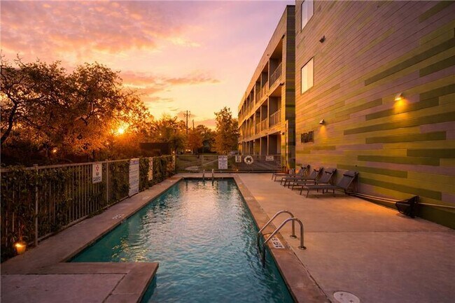 Building Photo - 4004 Banister Ln