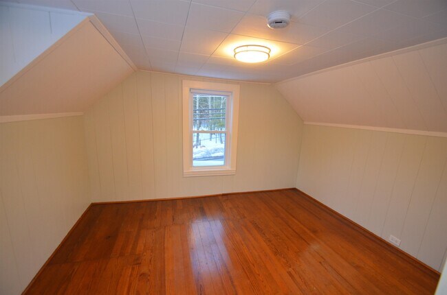 Building Photo - 410 Wallace Rd