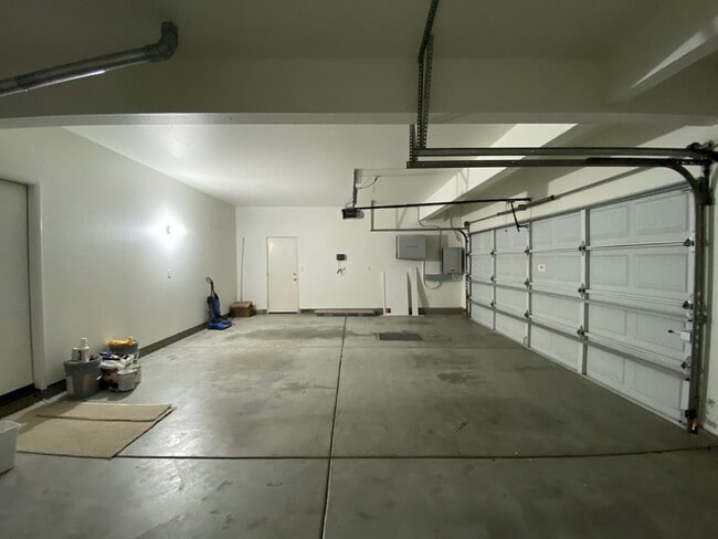 Building Photo - Gorgeous 4 Bedroom Carlsbad Home With A Stunning View and Solar!