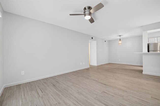 Building Photo - 1311 Antoine Dr