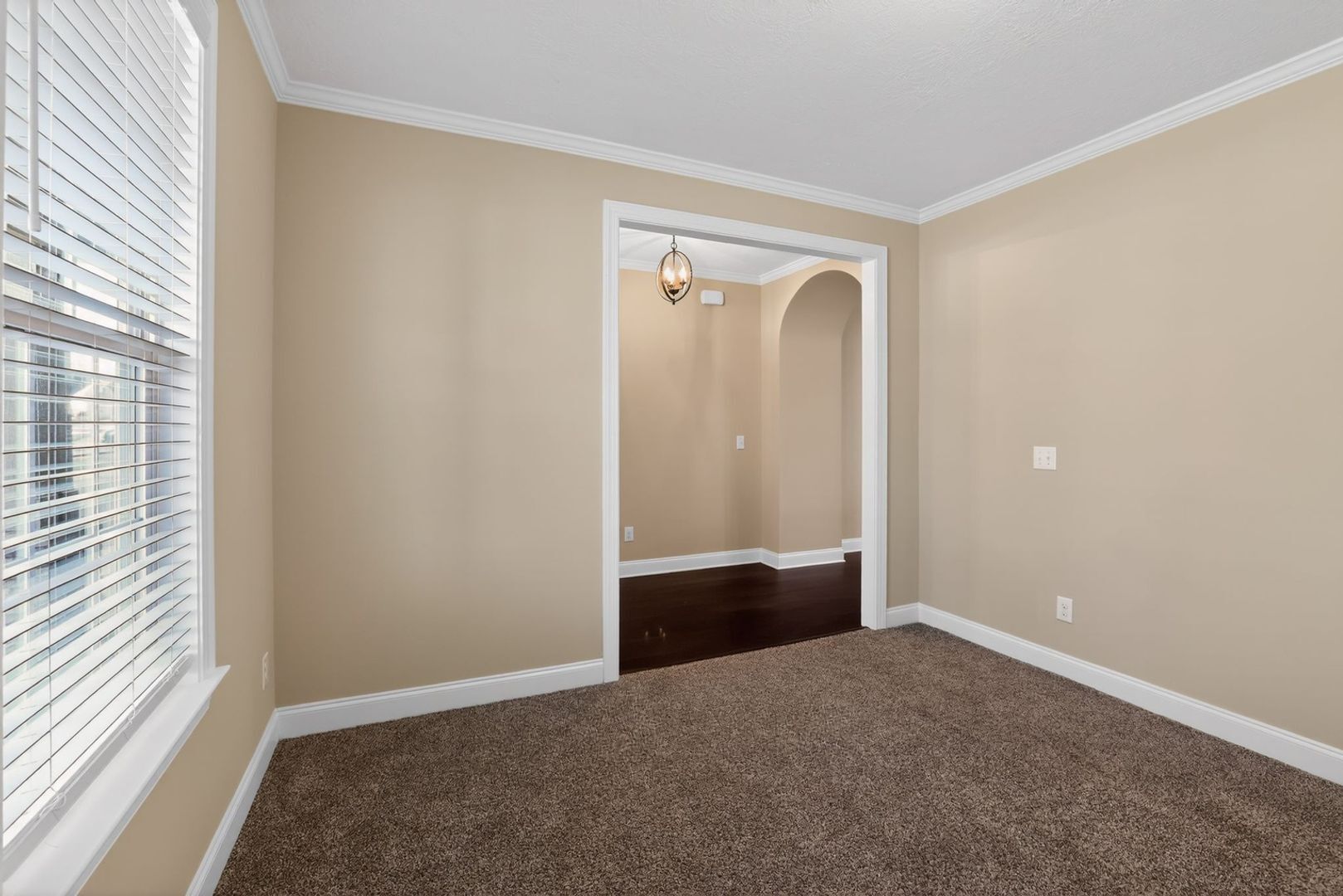 Building Photo - 2226 Kendall Park Dr