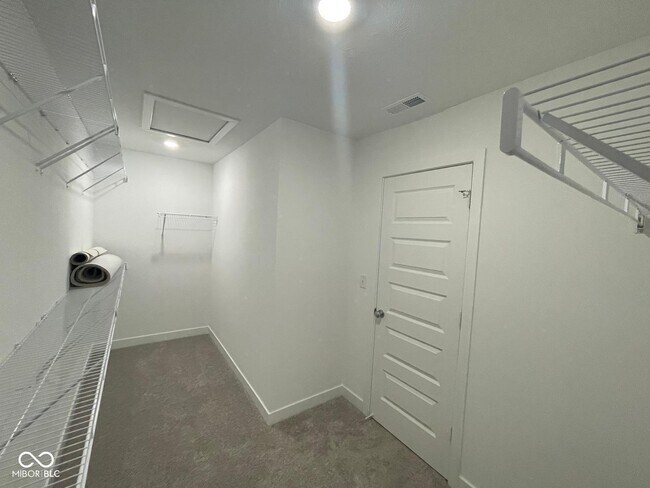 Building Photo - 6852 Orchard Run Cir