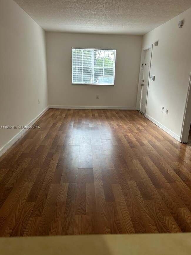 Building Photo - 2731 SE 12th Rd