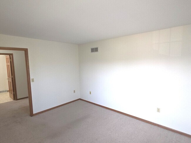 Building Photo - 3205 S Ridge Crest Ct
