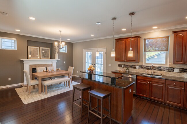 Building Photo - 3334 Cummings Ave