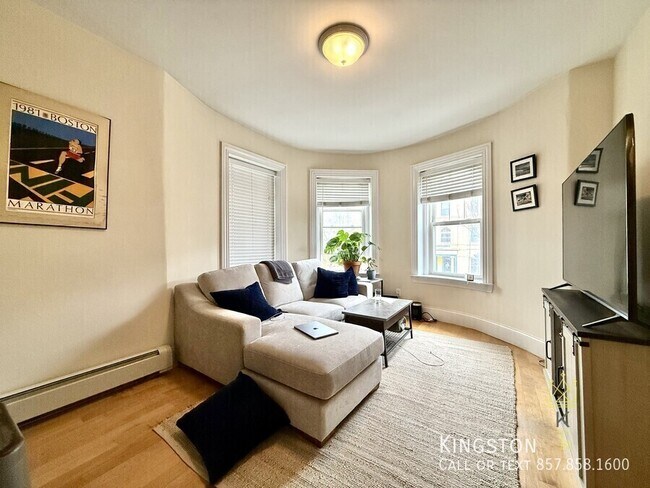 Building Photo - 674 Washington St