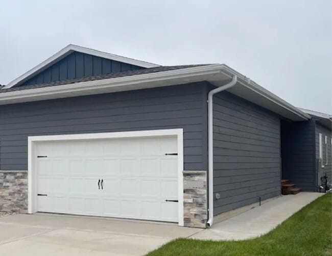 Building Photo - Tunis Drive Townhomes