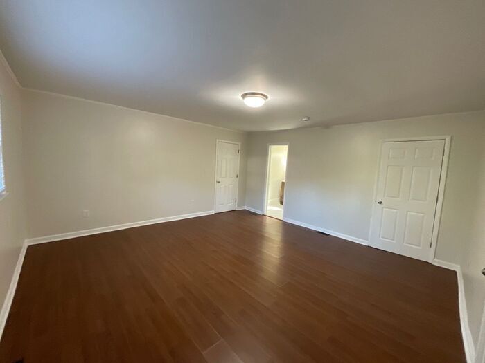 Building Photo - 728 Gary Rd NW