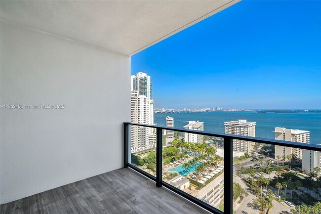 Building Photo - 1451 Brickell Ave