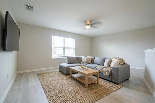 Building Photo - 212 Star Spangled Dr