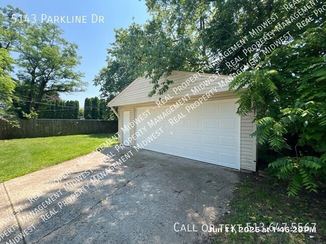 Building Photo - 5143 Parkline Dr