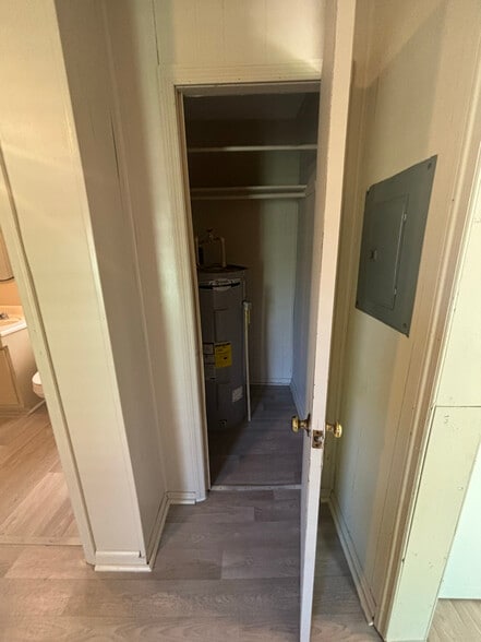 Building Photo - 207 Jackson St