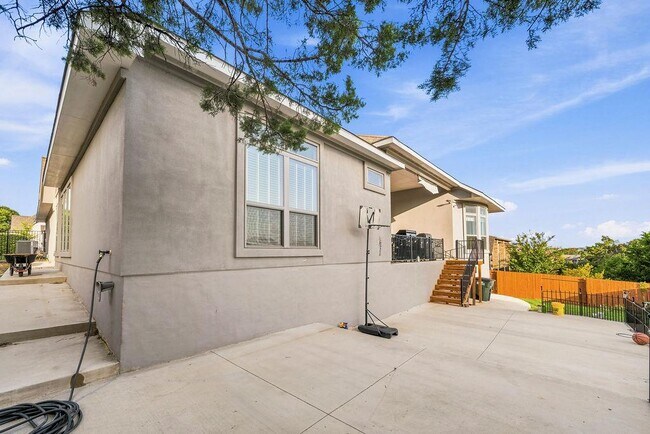 Building Photo - 504 Montalcino Ln