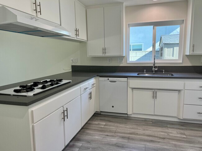 Building Photo - 6069 Lake Nadine Pl