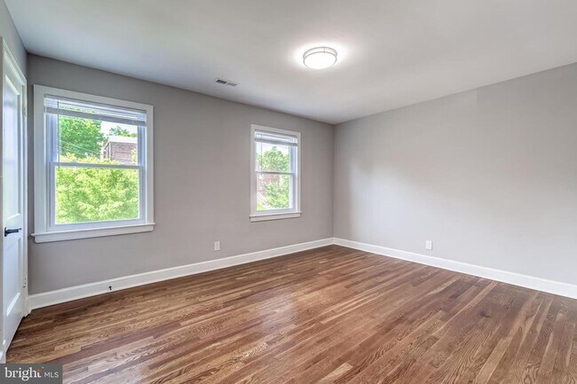 Building Photo - 1902 Good Hope Ct SE