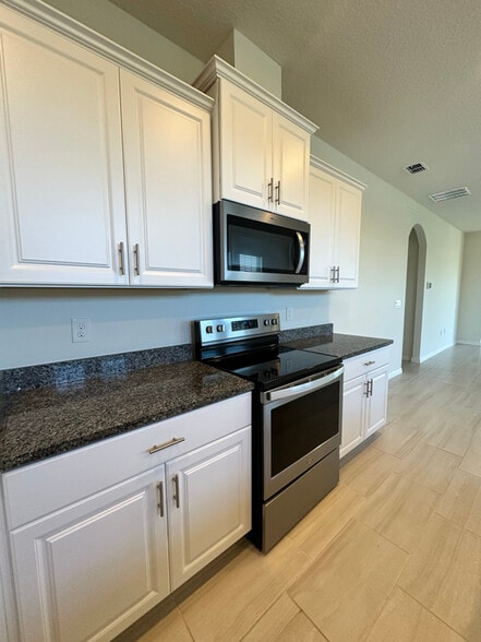 Building Photo - 8503 Tavernier Aly